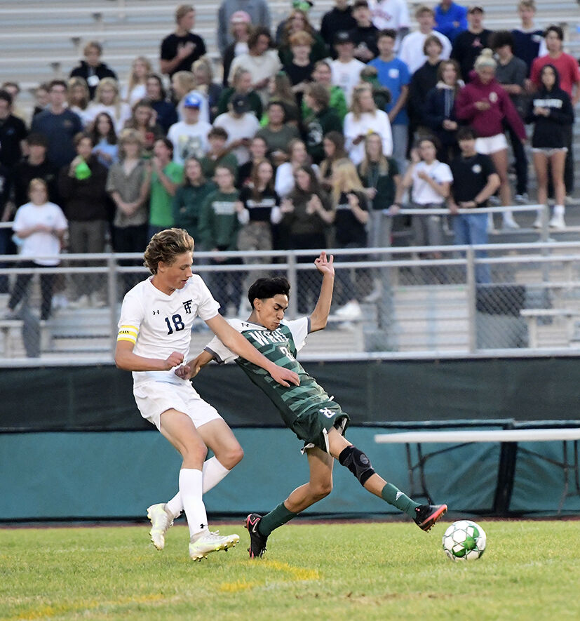21-09-01 Wood River Boys Soccer 11 Roland.jpg